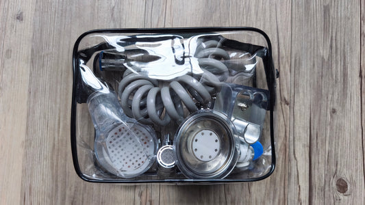 Exclusiv Außenduschset für den Wasserhahn mit Perlator in einer kleinen Tasche